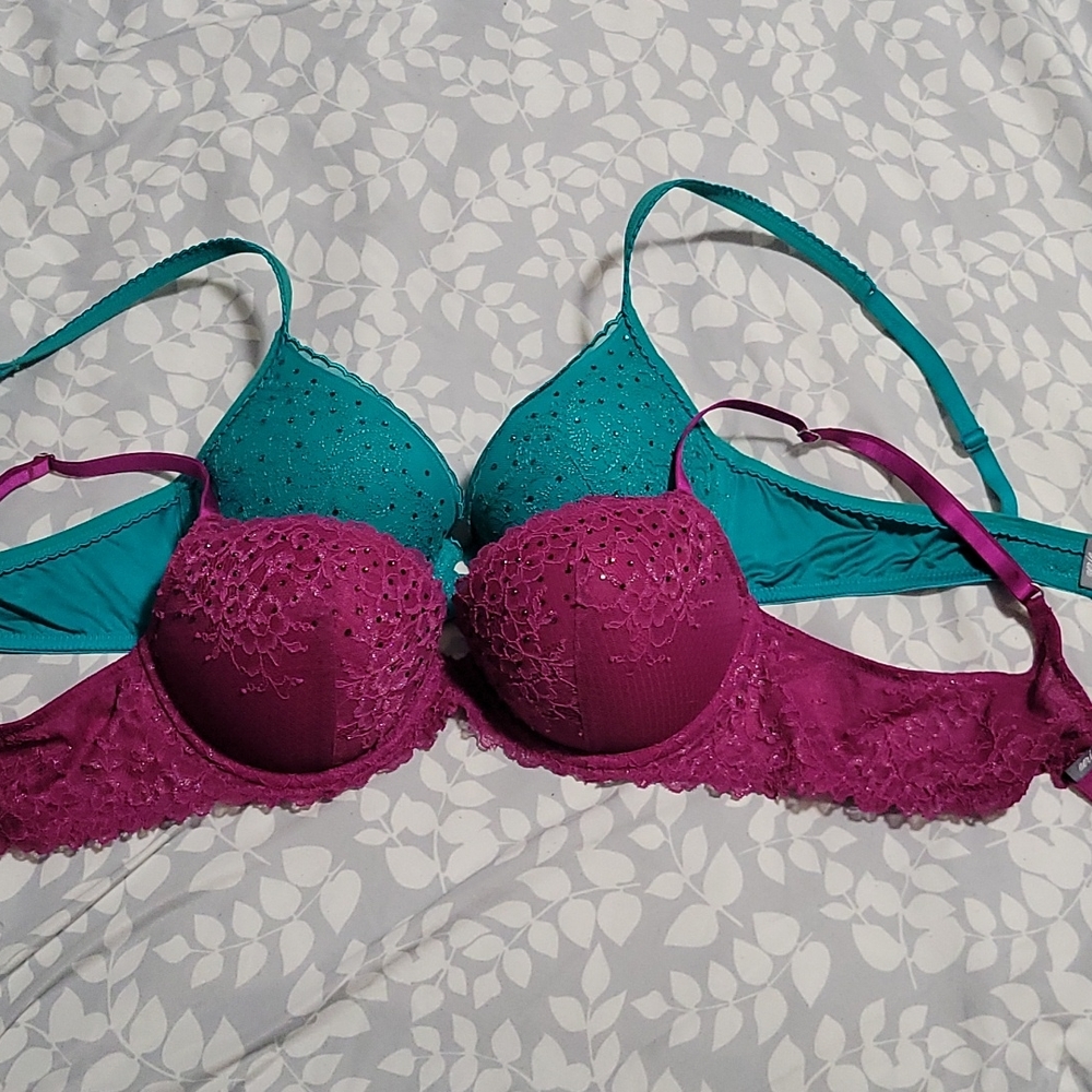 2 Aerie Shine Bras